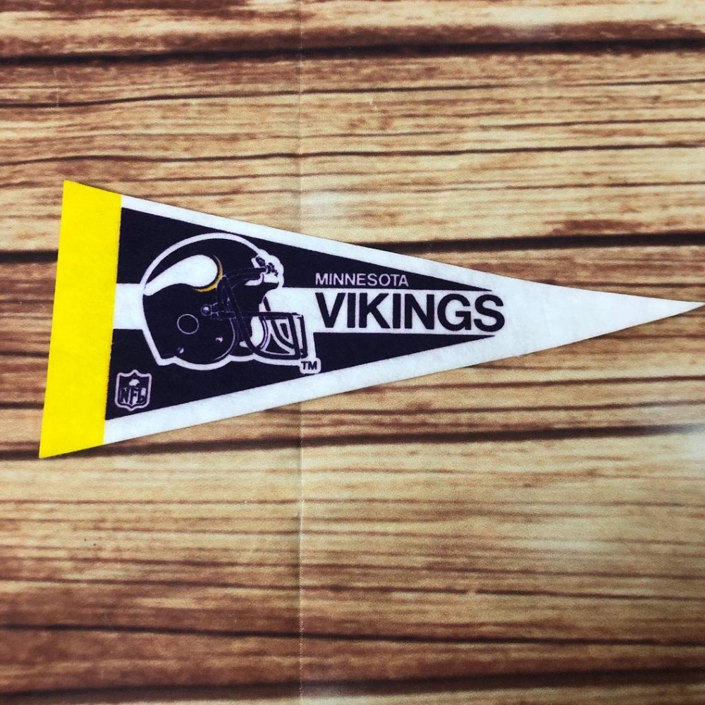 Vintage 1990 NFL Football Mini Felt Pennant 4"x9" - Minnesota Vikings 90's